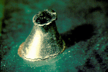 Figure 2: Lack of wetting between the solder and the pad surface caused this crack at the base of a fillet Figure 2: Lack of wetting between the solder and the pad surface caused this crack at the base of a fillet